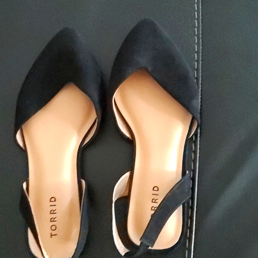 (SOLD) Black flats 7.5